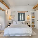 Villa Einzigartige In Paros Mit Jacuzzi Und Strandzugang Mólosz Páru