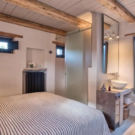 Einzigartige In Paros Mit Jacuzzi Und Strandzugang * Molos (Paros)